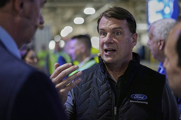 信悦网配资 福特汽车CEO：中国完全主导了电车市场，特斯拉、通用或福特已难以与中企竞争